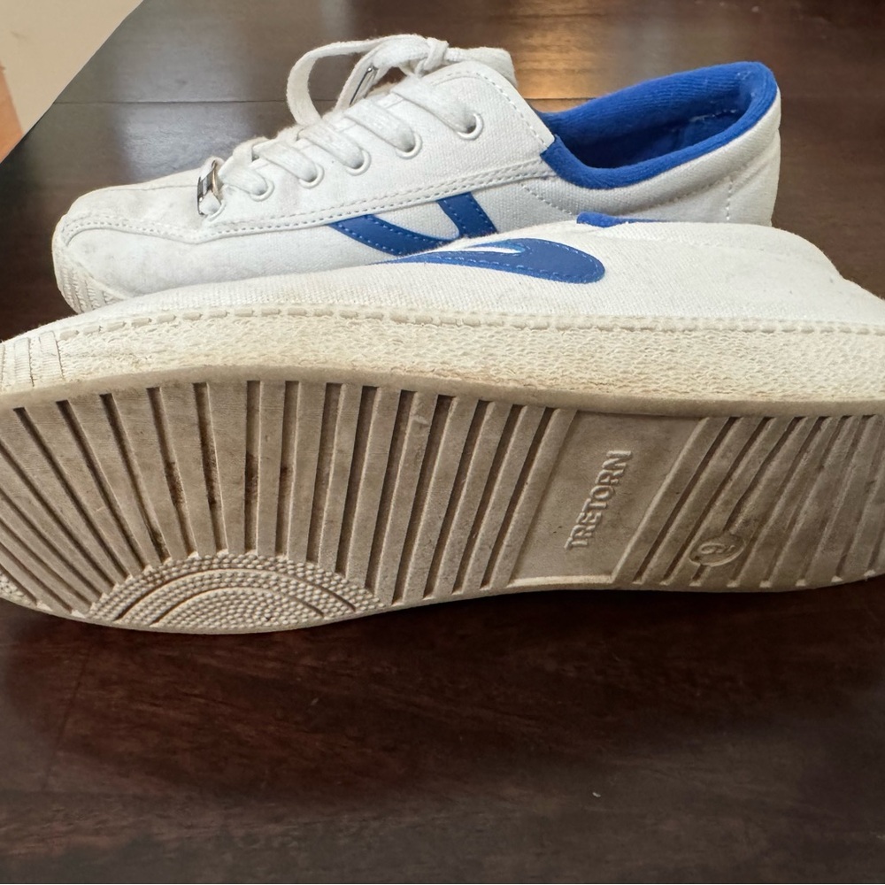 Tretorn White and Blue Sneakers Minimalist Low-Top Design - Picture 4 of 4